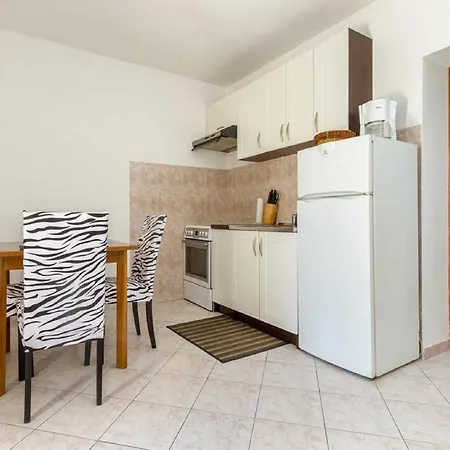 Apartments Marasovic - Roko Apartman